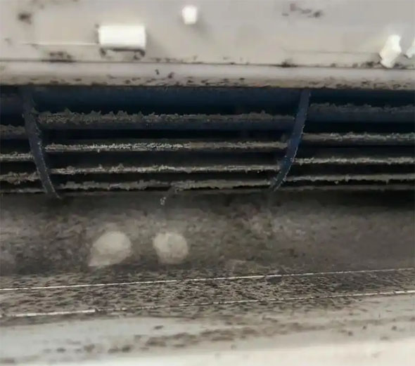 慈利空调吹的风有股烧焦味是怎么回事